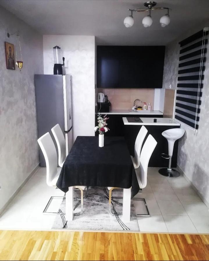 Nenadovic Apartman Obrenovac  외부 사진